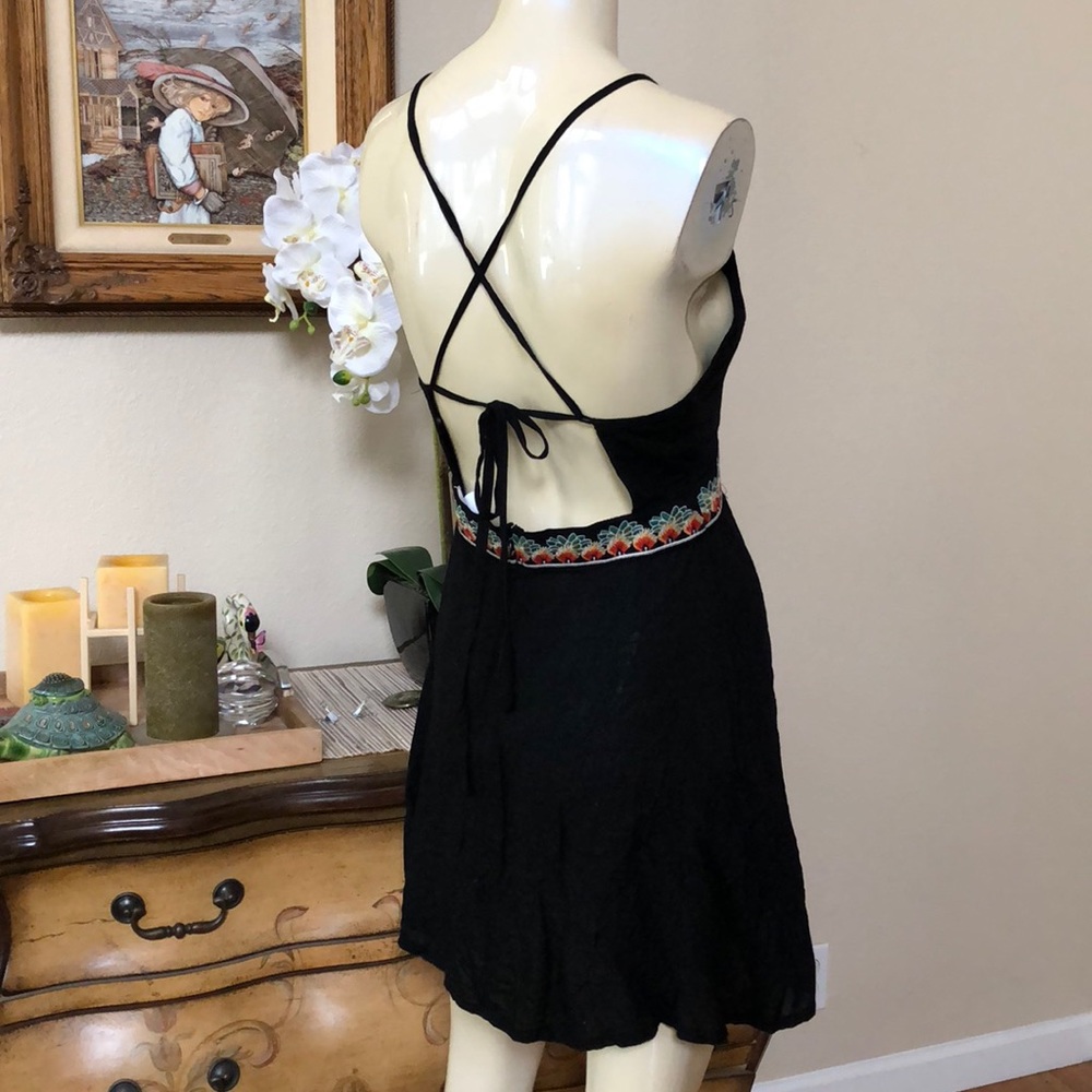 Seek dress - Picture 2 of 2